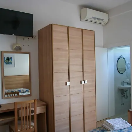 Hilde Bed And Breakfast * Ρίμινι